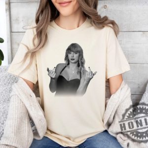 Taylor Swift Photo Shirt honizy 2