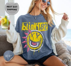 Retro Blink 182 Concert Graphic Shirt Arrow Smiley Retro Sweatshirt Vintage Blinks Hoodie Punk Rock Tee honizy 5