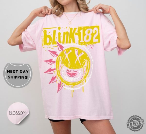 Retro Blink 182 Concert Graphic Shirt Arrow Smiley Retro Sweatshirt Vintage Blinks Hoodie Punk Rock Tee honizy 6