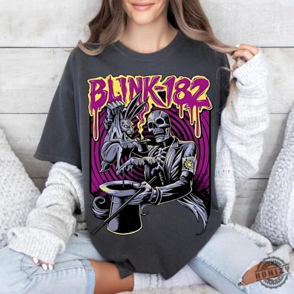 Blink 182 Skeleton Shirt Retro Blink 182 Concert Graphic Arrow Smiley Retro Hoodie Vintage Blinks Sweatshirt Punk Rock Tee honizy 1