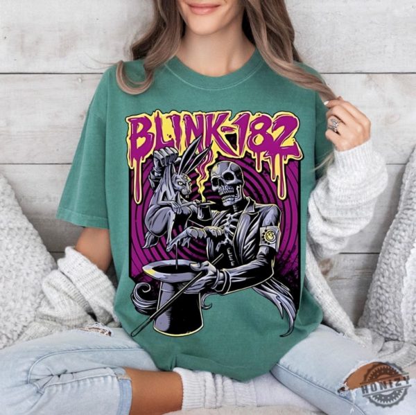 Blink 182 Skeleton Shirt Retro Blink 182 Concert Graphic Arrow Smiley Retro Hoodie Vintage Blinks Sweatshirt Punk Rock Tee honizy 7