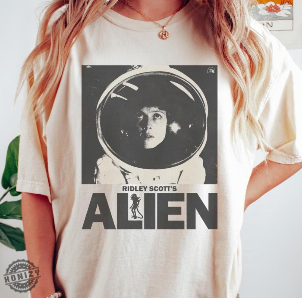 Vintage Alien Movie 1979 Shirt Alien Movie Tshirt Alien Movie Hoodie Vintage Horror Movie Tshirt Retro Horror Movie Shirt