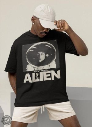 Vintage Alien Movie 1979 Shirt Alien Movie Tshirt Alien Movie Hoodie Vintage Horror Movie Tshirt Retro Horror Movie Shirt honizy 2