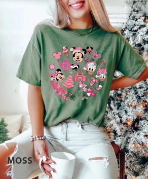 Pink Disney Christmas Shirt Merry Christmas Gift For Disney Lovers Disney Christmas Sweatshirt For Girls Pink Disney Tee For Holiday Parties honizy 5