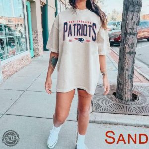 Vintage New England Shirt Patriots Sweatshirt New England Football Fan Hoodie Patriots Tee Patriots Tshirt Game Day Apparel honizy 2