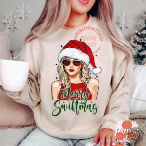 Merry Swiftmas Shirt Funny Christmas Tshirt Christmas Season Hoodie Music Fan Christmas Sweatshirt Xmas Shirt honizy 3