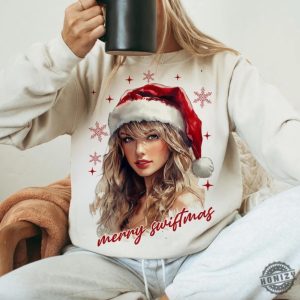 Merry Swiftmas Shirt Merry Christmas Tshirt Christmas Sweatshirt Funny Christmas Gift honizy 2