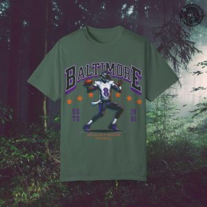 Vintage Lamar Jackson Shirt Retro Football Tshirt Sports Fan Sweatshirt Purple And Black Hoodie Nfl Football Apparel honizy 4