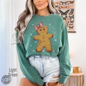 Christmas Gingerbread Bow Shirt Gingerbread Woman Tshirt Christmas Sweatshirt For Women Christmas Coquette Gingerbread Girl Hoodie honizy 4