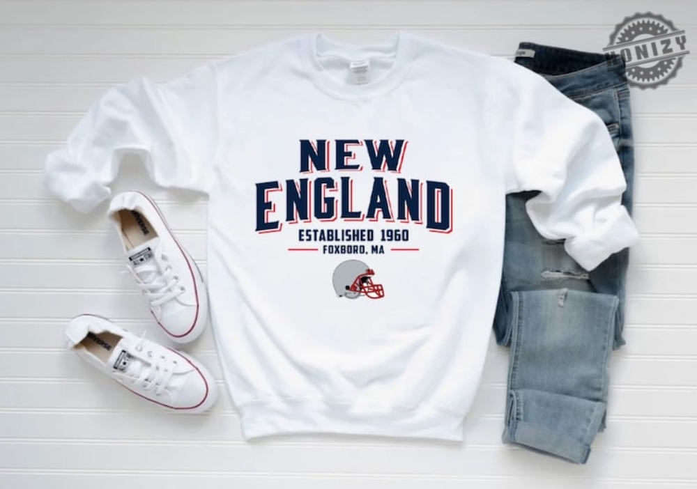 New England Football Team Est 1960 Vintage Unisex Sweatshirt New England Football Retro Tshirt American Football Hoodie Gifts For Fan honizy 1